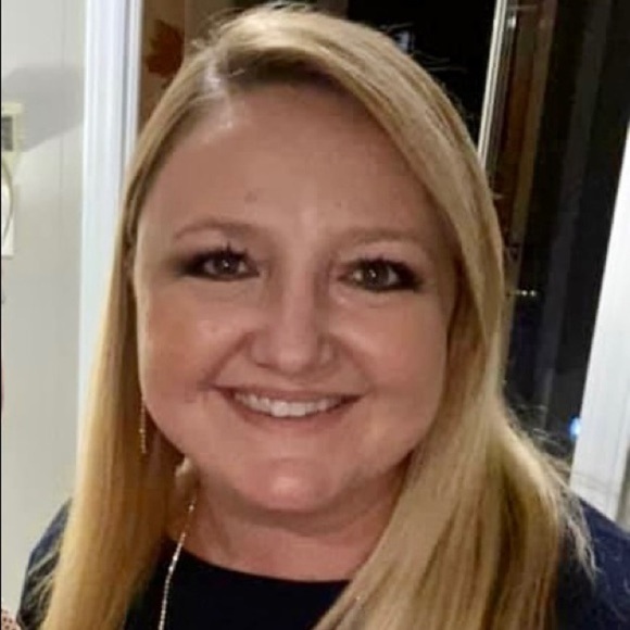 Meet your Posher, Lynn - Picture 3 of 3